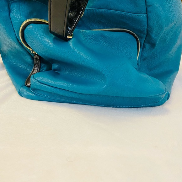 Big Buddha Large Teal and Black Duffle Bag with Gold Hardware NWOT - Picture 5 of 16